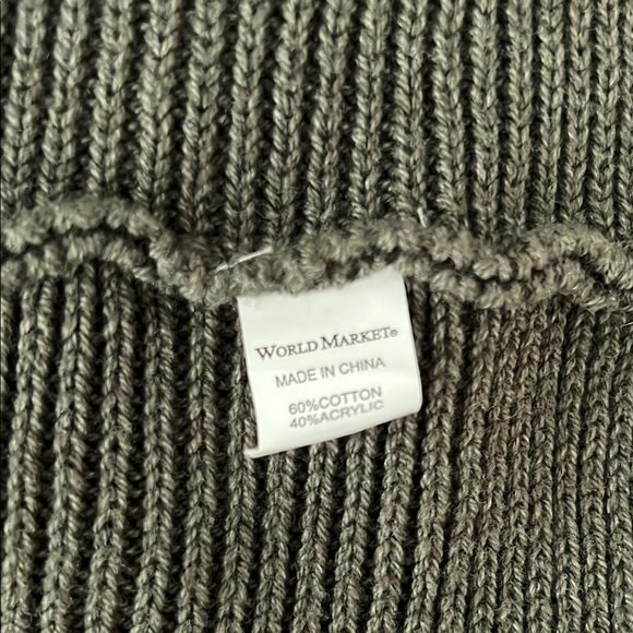 Olive Green Women's Sweater - Picture 4 of 4